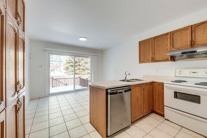 Kitchen - 3582 Italia Cres., Mississauga at 3582 Italia Crescent, Fairview, Mississauga