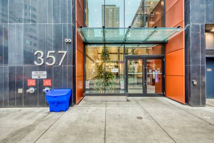Building - 201 - 357 King St.W., Toronto at 201 - 357 King Street, Waterfront Communities C1, Toronto