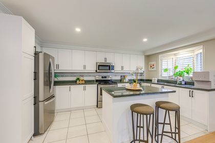 Kitchen - 6 - 2250 Rockingham Dr., Oakville at 6 - 2250 Rockingham Drive, 1009 - JC Joshua Creek, Oakville