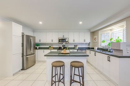 Kitchen - 6 - 2250 Rockingham Dr., Oakville at 6 - 2250 Rockingham Drive, 1009 - JC Joshua Creek, Oakville