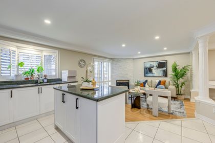 Kitchen - 6 - 2250 Rockingham Dr., Oakville at 6 - 2250 Rockingham Drive, 1009 - JC Joshua Creek, Oakville