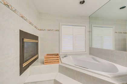 Primary Bedroom Ensuite - 6 - 2250 Rockingham Dr., Oakville at 6 - 2250 Rockingham Drive, 1009 - JC Joshua Creek, Oakville