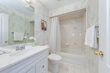 4pc Main Bath - 6 - 2250 Rockingham Dr., Oakville at 6 - 2250 Rockingham Drive, 1009 - JC Joshua Creek, Oakville
