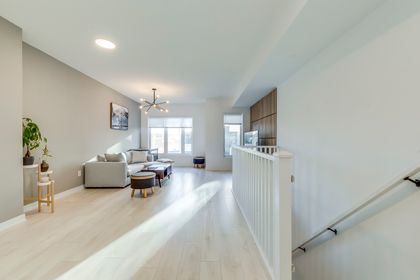 Dining & Living Area - 541 - 1095 Cooke Blvd., Burlington - Elite3 & Team at 41 - 1095 Cooke Boulevard, LaSalle, Burlington