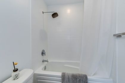 2nd Bedroom Ensuite - 541 - 1095 Cooke Blvd., Burlington - Elite3 & Team at 41 - 1095 Cooke Boulevard, LaSalle, Burlington