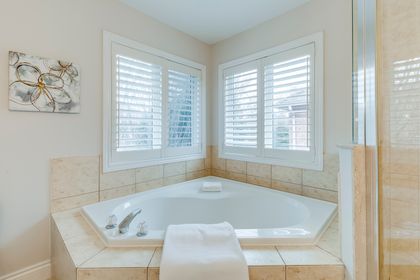 Primary Bedroom Ensuite - 2326 Rockingham Dr., Oakville at 2326 Rockingham Drive, 1009 - JC Joshua Creek, Oakville