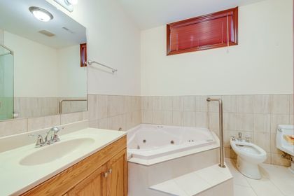 Basement 5pc Bath - 3480 Joan Dr., Mississauga at 3480 Joan Drive, Fairview, Mississauga