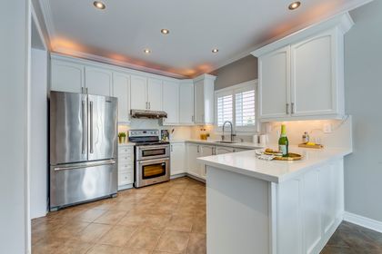 Kitchen - 2511 Felhaber Cres., Oakville at 2511 Felhaber Crescent, JC Joshua Creek, Oakville