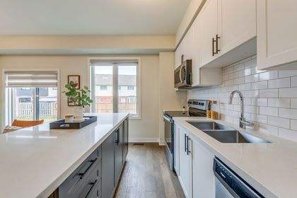 Kitchen - 27 Genoa Dr., Hamilton at 27 Genoa Drive, Jerome, Hamilton