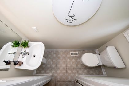 Powder Room - 27 Genoa Dr., Hamilton at 27 Genoa Drive, Jerome, Hamilton