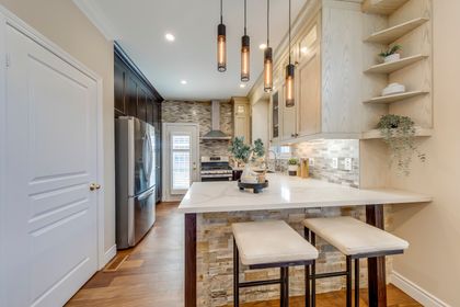 Kitchen - 2363 Parkglen Ave., Oakville at 2363 Parkglen Avenue, 1019 - WM Westmount, Oakville