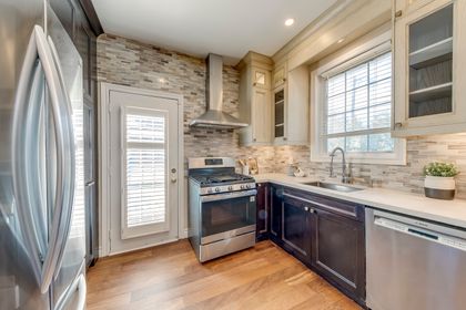 Kitchen - 2363 Parkglen Ave., Oakville at 2363 Parkglen Avenue, 1019 - WM Westmount, Oakville