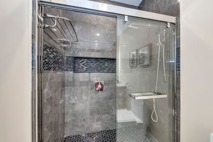 Primary Bedroom Ensuite - 2363 Parkglen Ave., Oakville at 2363 Parkglen Avenue, 1019 - WM Westmount, Oakville