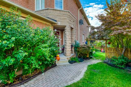 Exterior - 2112 Redstone Cres., Oakville at 2112 Redstone Crescent, 1019 - WM Westmount, Oakville