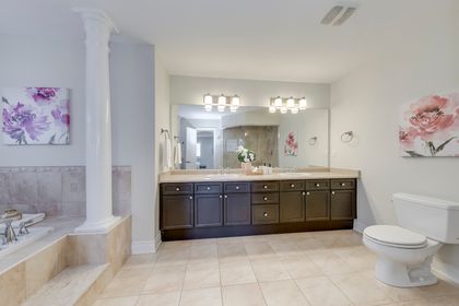 Primary Bedroom Ensuite - 2361 Rideau Dr., Oakville at 2361 Rideau Drive, JC Joshua Creek, Oakville