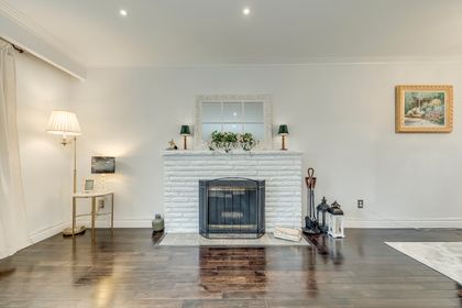 Living Room - 3537 Enniskillen Circle, Mississauga at 3537 Enniskillen Circle, Erindale, Mississauga