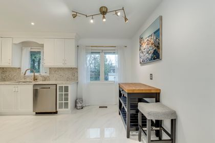 Kitchen - 3537 Enniskillen Circle, Mississauga at 3537 Enniskillen Circle, Erindale, Mississauga