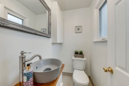 2pc Powder Room - 3537 Enniskillen Circle, Mississauga at 3537 Enniskillen Circle, Erindale, Mississauga