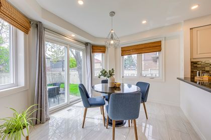 Kitchen - 2946 Duncairn Dr., Mississauga at 2946 Duncairn Drive, Central Erin Mills, Mississauga