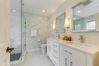 Primary Bedroom Ensuite - 2946 Duncairn Dr., Mississauga at 2946 Duncairn Drive, Central Erin Mills, Mississauga