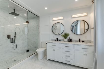 Primary Bedroom Ensuite - 1224 Willowbrook Dr., Oakville at 1224 Willowbrook Drive, 1020 - WO West, Oakville