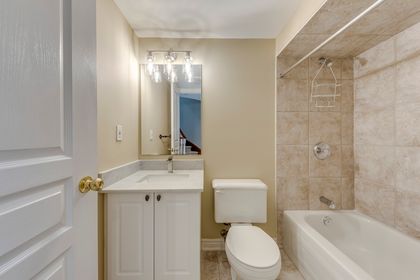 Basement 4pc Bath - 1205 Lindenrock Dr., Oakville at 1205 Lindenrock Drive, 1009 - JC Joshua Creek, Oakville