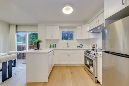 Kitchen - 741 Queensbridge Dr., Mississauga at 741 Queensbridge Drive, Creditview, Mississauga