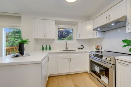 Kitchen - 741 Queensbridge Dr., Mississauga at 741 Queensbridge Drive, Creditview, Mississauga