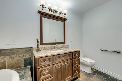 Primary Bedroom Ensuite - 1124 Thoresby Dr., Oakville at 1124 Thoresby Drive, Clearview, Oakville