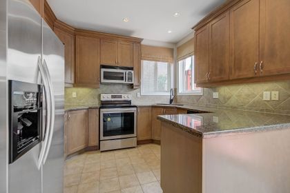 Kitchen - 1418 Gulledge Tr., Oakville at 1418 Gulledge Trail, West Oak Trails, Oakville