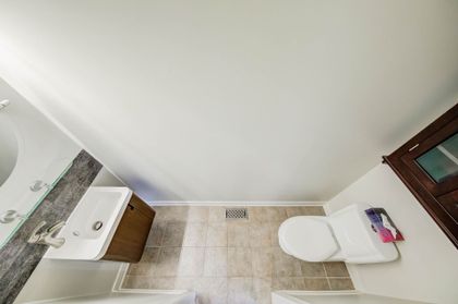 Powder Room - 1418 Gulledge Tr., Oakville at 1418 Gulledge Trail, West Oak Trails, Oakville