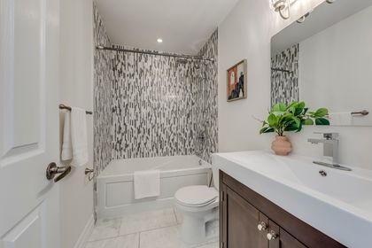 Main Bath - 3486 Eglinton Ave. W., Mississauga at 3486 Eglinton Avenue W., Churchill Meadows, Mississauga