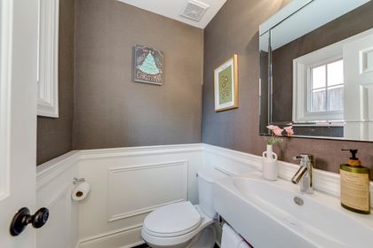 Powder Room - 1384 Bramblewood Green, Oakville at 1384 Bramblewood Green, GA Glen Abbey, Oakville