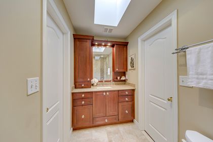 3pc Semi-Ensuite - 1206 Lindenrock Dr., Oakville at 1206 Lindenrock Drive, 1009 - JC Joshua Creek, Oakville