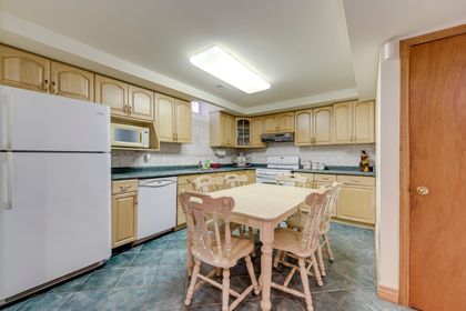 Basement Kitchen - 1332 Greenwood Cres., Oakville at 1332 Greenwood Crescent, 1004 - CV Clearview, Oakville