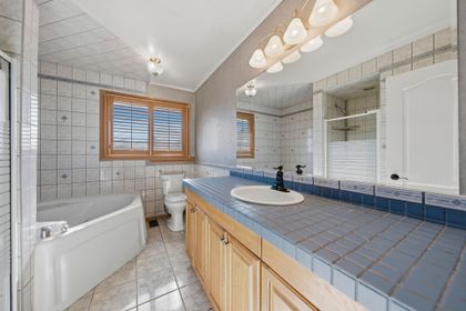 4pc Main Bath - 1069 Bird Rd., Dunnville at 1069 Bird Road