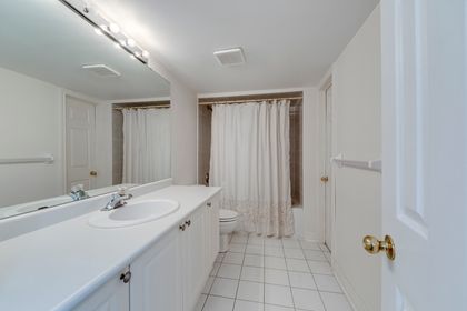 Basement 4pc Bath - 68 - 2250 Rockingham Dr., Oakville at 68 - 2250 Rockingham Drive, 1009 - JC Joshua Creek, Oakville