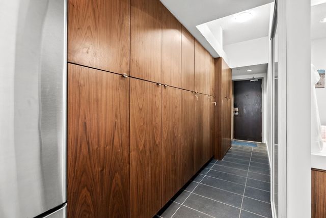 262962090-55c801f0-a6ed-415a-9086-371912e18009 at 501 - 33 W Pender Street, Downtown VW, Vancouver West