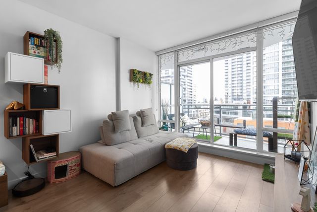 04 at 707 - 13318 104 Avenue, Whalley, North Surrey