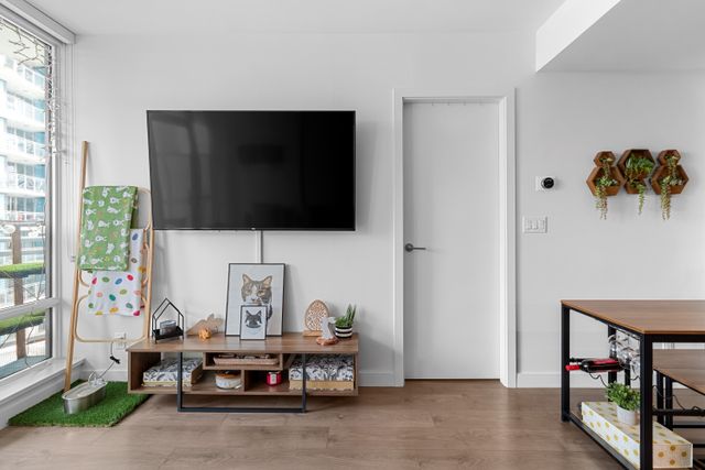 05 at 707 - 13318 104 Avenue, Whalley, North Surrey