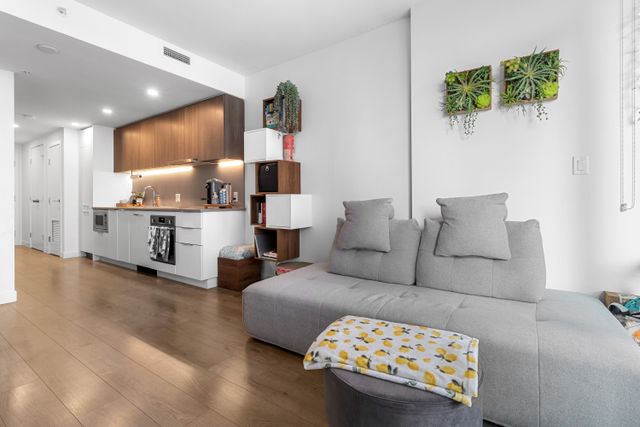 06 at 707 - 13318 104 Avenue, Whalley, North Surrey