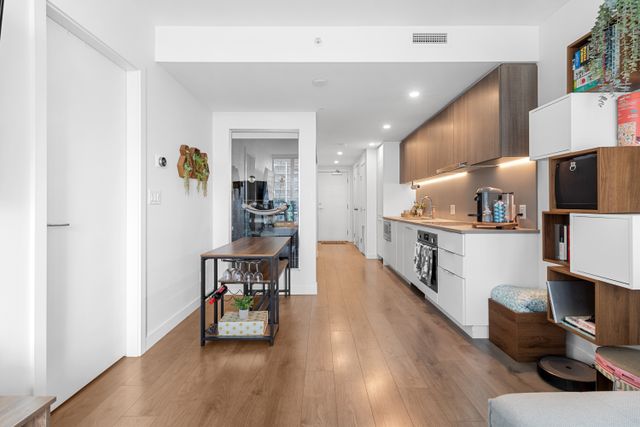 08 at 707 - 13318 104 Avenue, Whalley, North Surrey