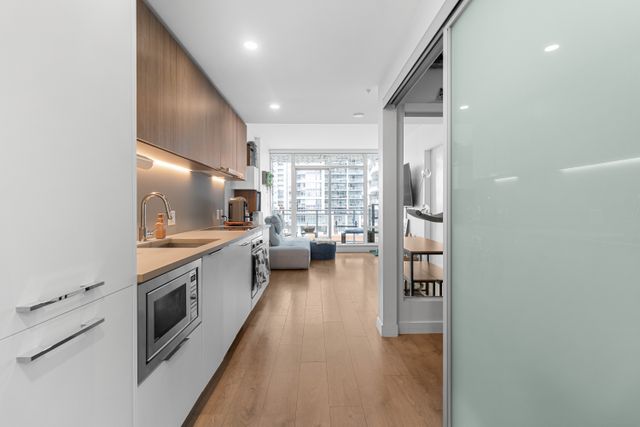 10 at 707 - 13318 104 Avenue, Whalley, North Surrey