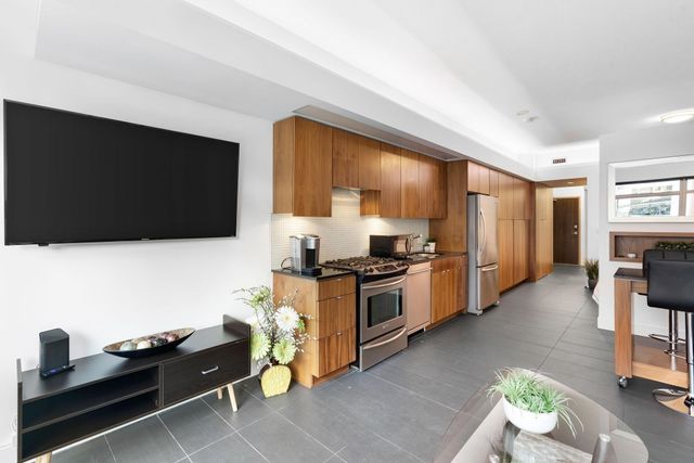 262810680-11 at 207 - 33 Pender Street, Downtown VW, Vancouver West