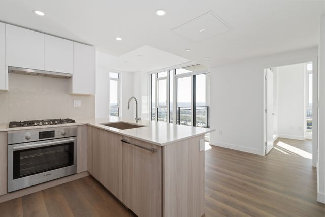 07 at 1602 - 901 Lougheed Highway, Maillardville, Coquitlam