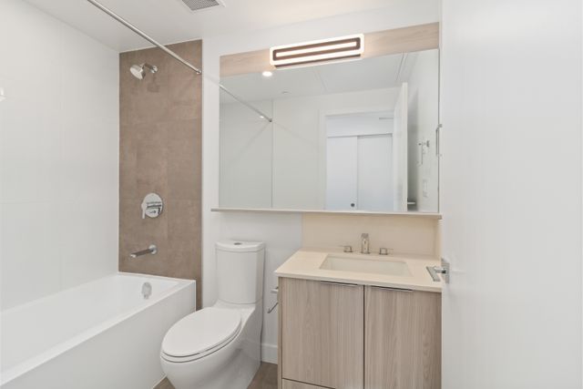 18 at 1602 - 901 Lougheed Highway, Maillardville, Coquitlam