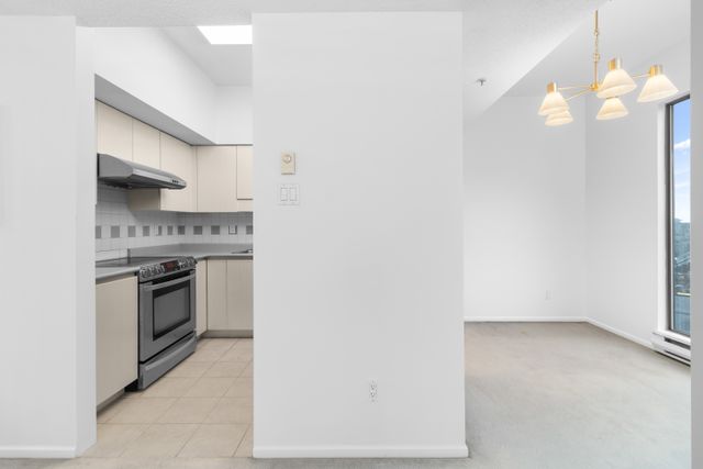 11 at 1503 - 8248 Lansdowne Road, Brighouse, Richmond