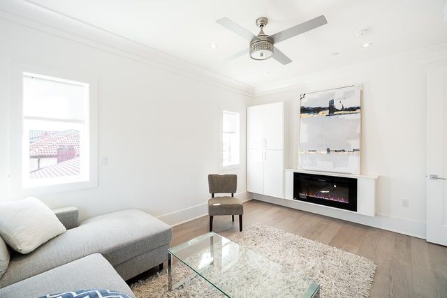 262698037-17 at 6585 Brooks, Killarney VE, Vancouver East