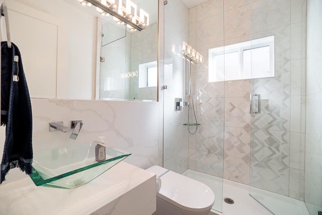 262698037-21 at 6585 Brooks, Killarney VE, Vancouver East