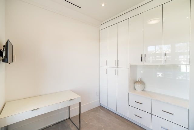 262698037-22 at 6585 Brooks, Killarney VE, Vancouver East